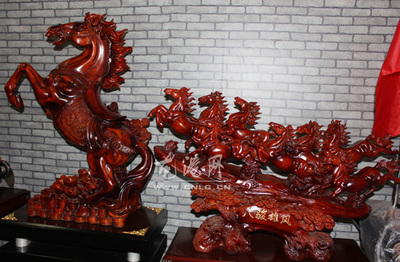 馬年工藝品銷售持續(xù)火爆 傳統(tǒng)文化與現(xiàn)代消費(fèi)的完美融合